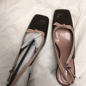 Nine West, 8M, chocolate with blush detail.